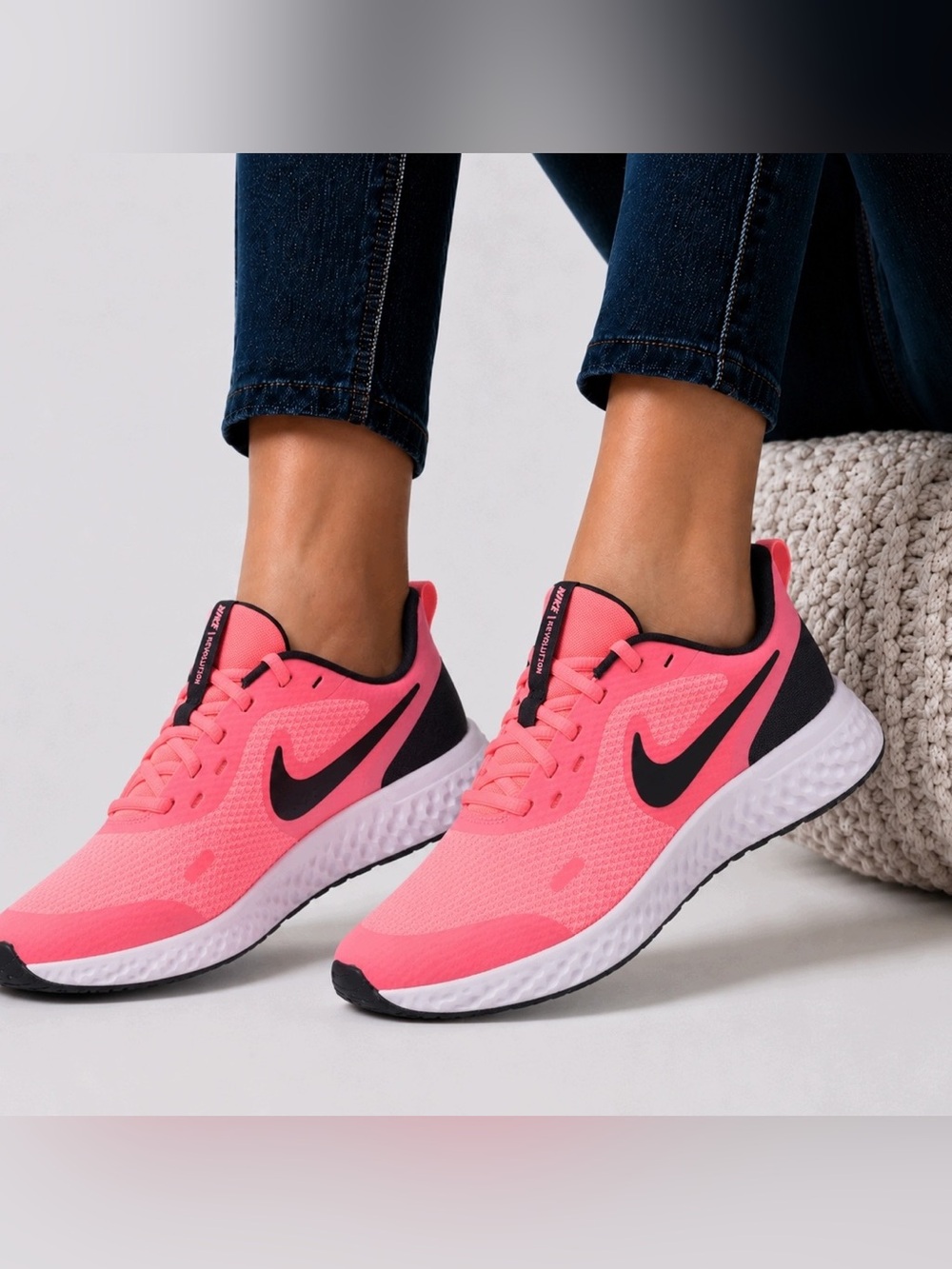 NIKE Women's Revolution 5 Running Sneakers Neon Pink 💓 BNWOT